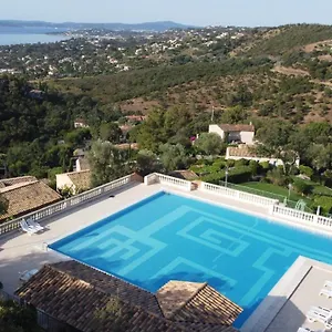 Appartement Grande Terrasse Superbe Vue Et Golf De Saint Tropez, Piscine, Les Issambres